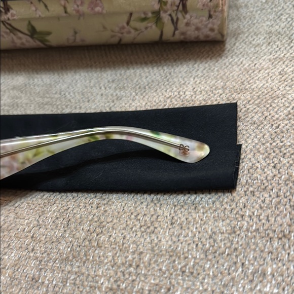 DOLCE & GABBANA Cherry Blossom Pattern Sunglasses with original Case and Cloth - Picture 3 of 12